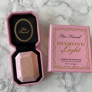 Too Faced Highlighter